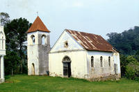 Arquitetura religiosa - igrejas, capelas, campanários, capitéis